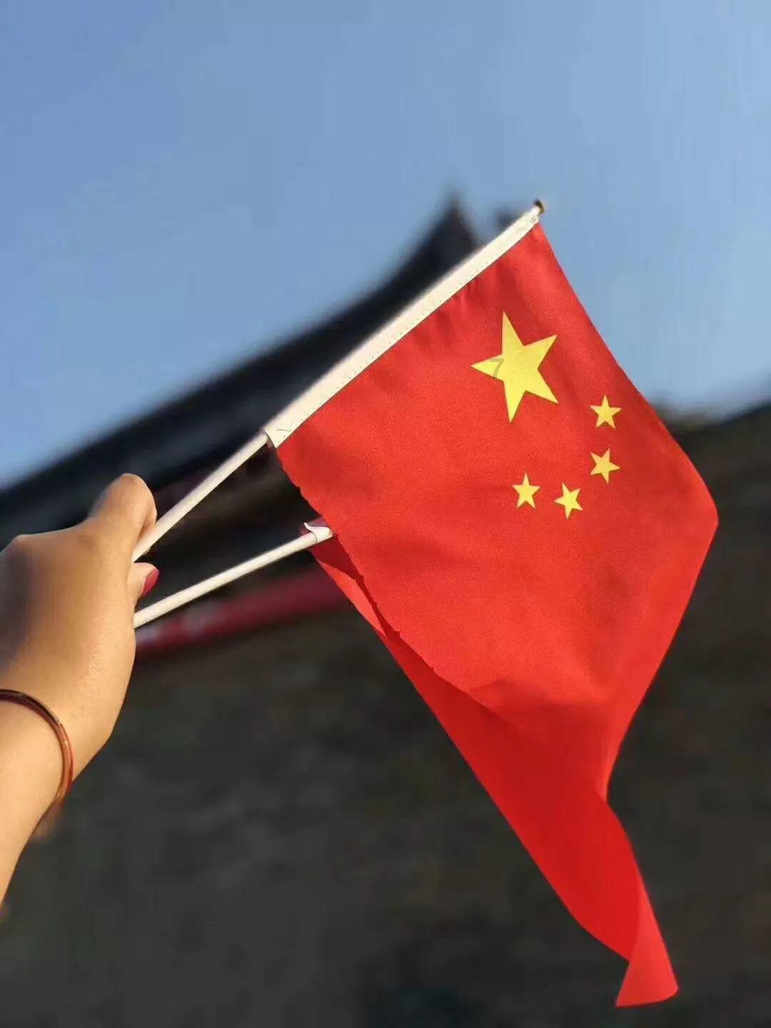 救援活泼小男孩